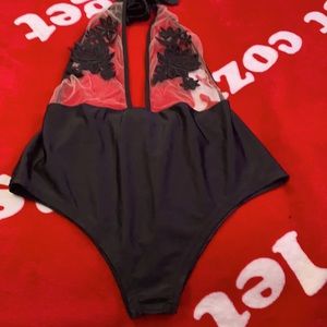 Mesh embroidered bodysuit ✨